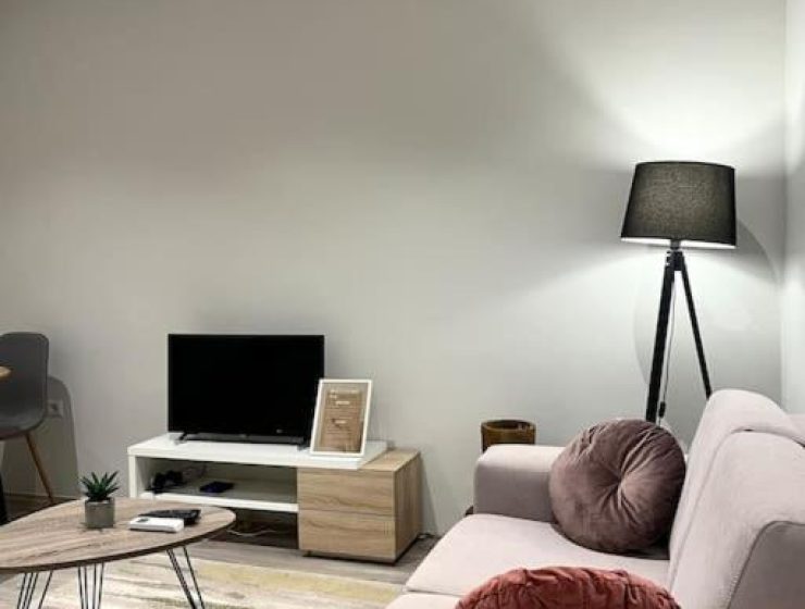 Destiny – Cozy Apartment At Myslym Shyri